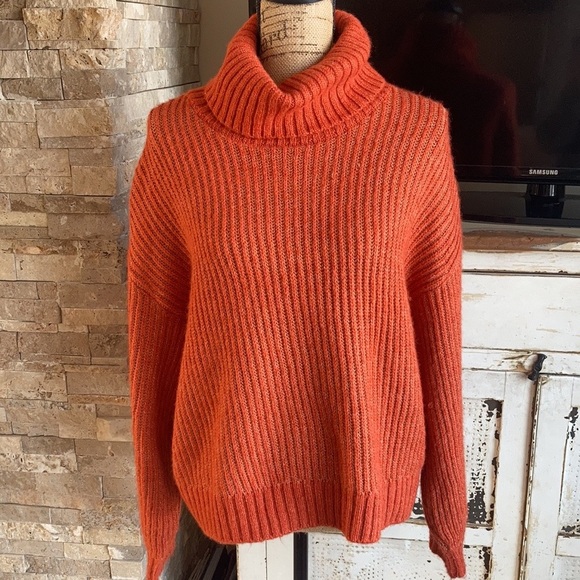 Old Navy dark rust (orange) cozy heathered rib-knit turtleneck sweater - Picture 2 of 16